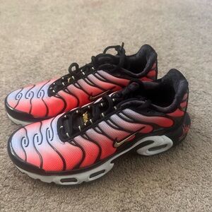 Pink & purple Nike air max